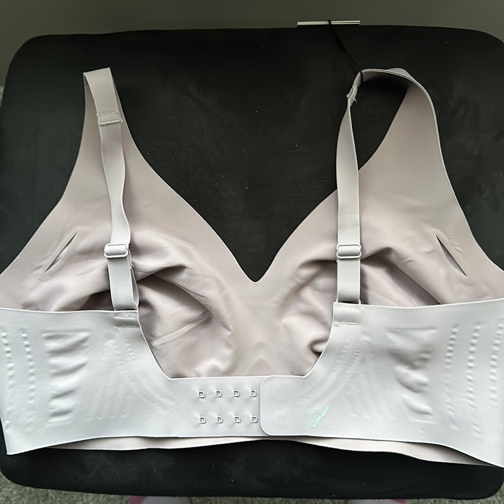 Knix Smooth Everyday Bra in Nirvana L++ - Picture 2 of 5
